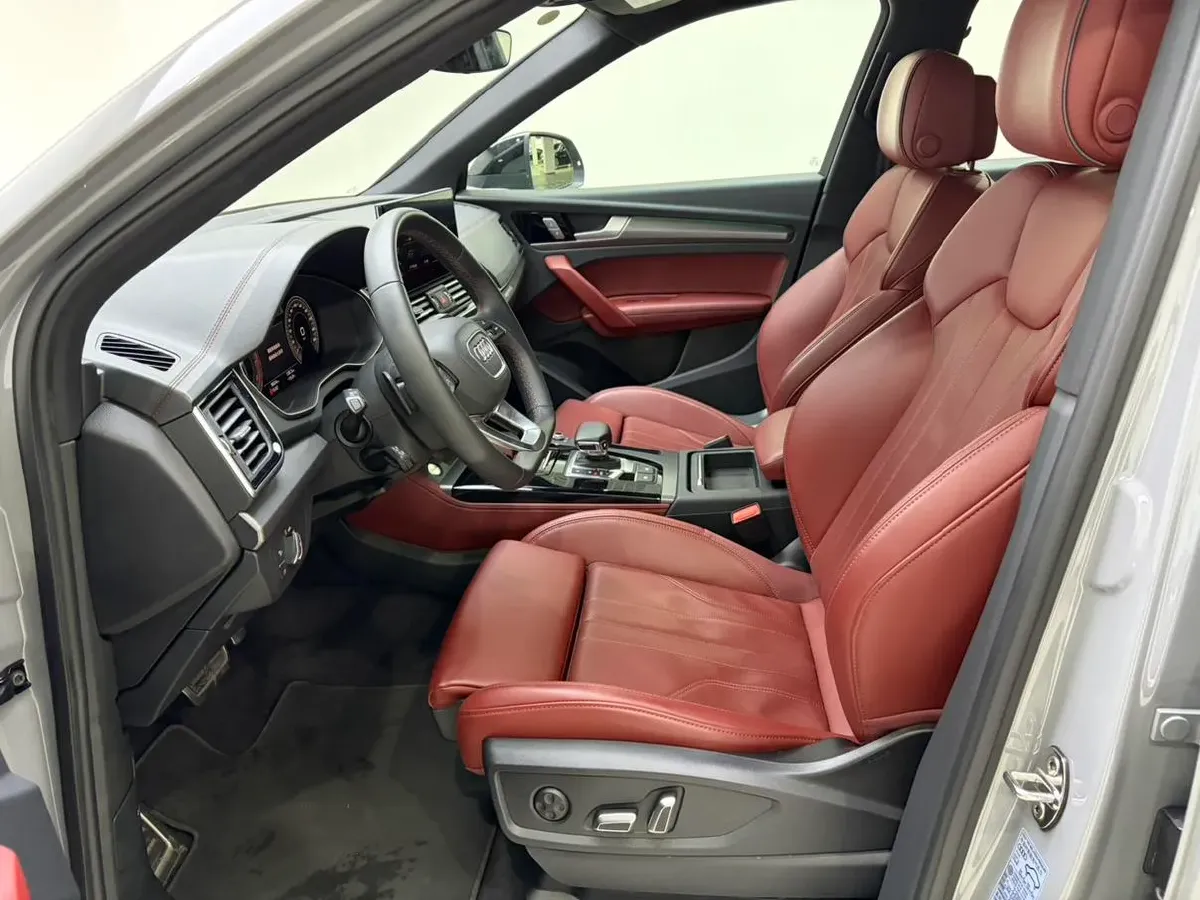 2024 Audi Q5L 2.0T 245HP L4 7DCT,autocango,china used car exporter,china ev exporter,chinese used car exporter,chinese used ev exporter