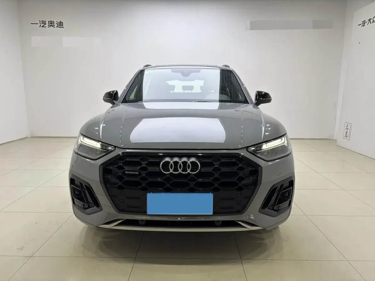 2024 Audi Q5L 2.0T 245HP L4 7DCT,autocango,china used car exporter,china ev exporter,chinese used car exporter,chinese used ev exporter