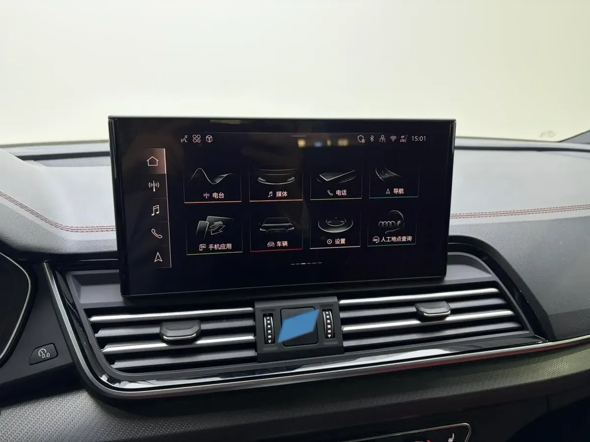 2024 Audi Q5L 2.0T 245HP L4 7DCT,autocango,china used car exporter,china ev exporter,chinese used car exporter,chinese used ev exporter