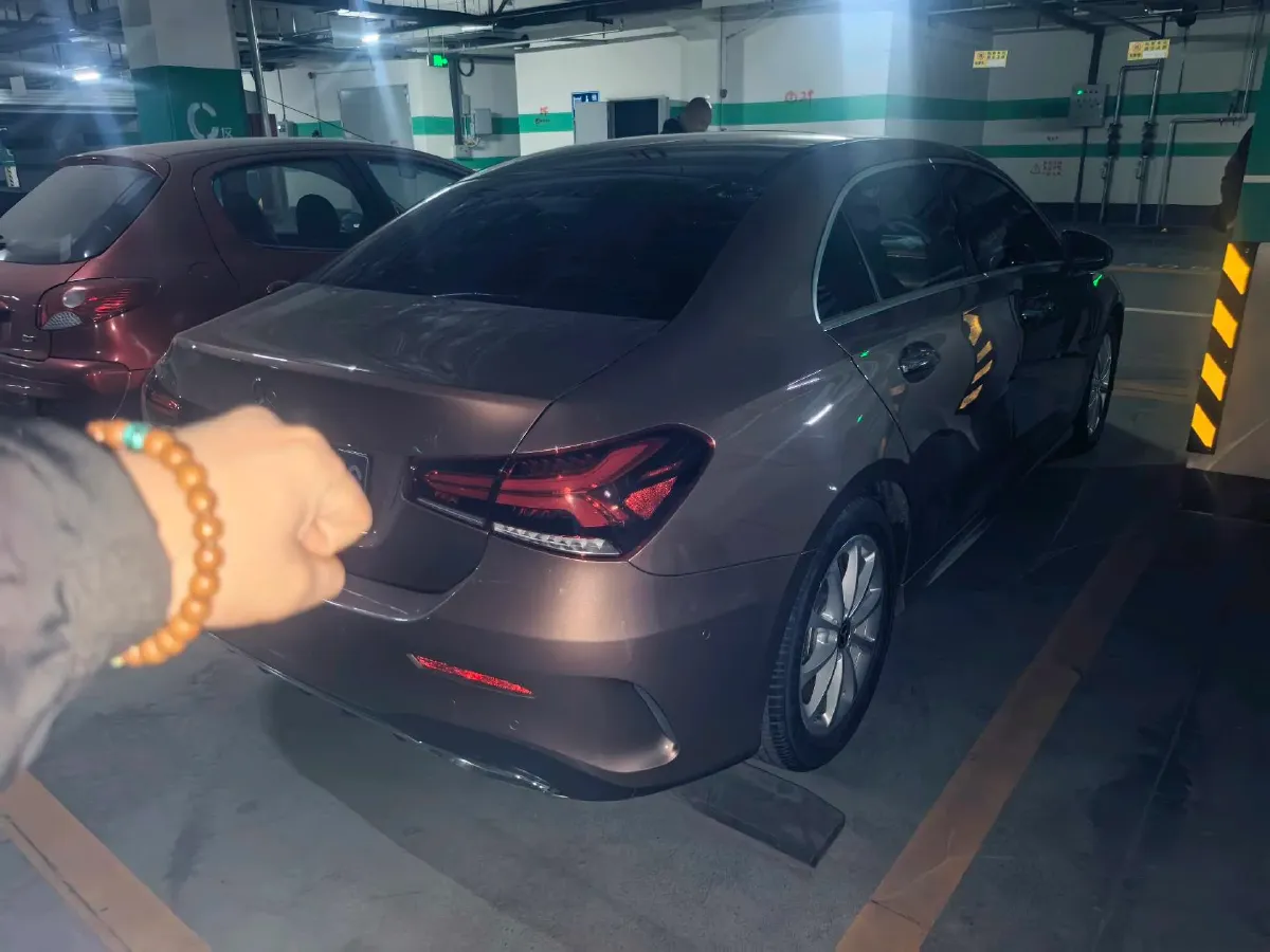 2020 Mercedes-Benz A Class 1.3T 163HP L4 7DCT,autocango,china used car exporter,china ev exporter,chinese used car exporter,chinese used ev exporter