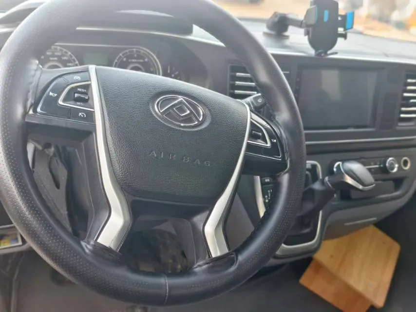 2019 MAXUS XinTu V80 2.0T 139HP L4 6MT,autocango,china used car exporter,china ev exporter,chinese used car exporter,chinese used ev exporter