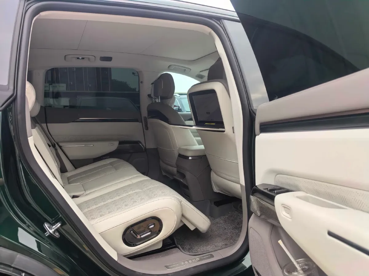 2025 Zeekr 7X BEV 100KWH,autocango,china used car exporter,china ev exporter,chinese used car exporter,chinese used ev exporter