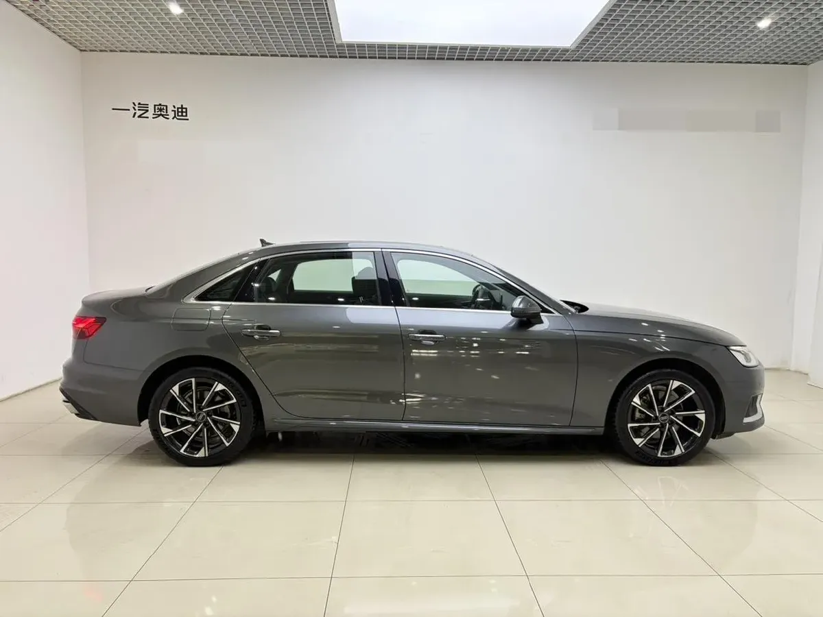 2023 Audi A4L 2.0T 190HP L4 7DCT,autocango,china used car exporter,china ev exporter,chinese used car exporter,chinese used ev exporter