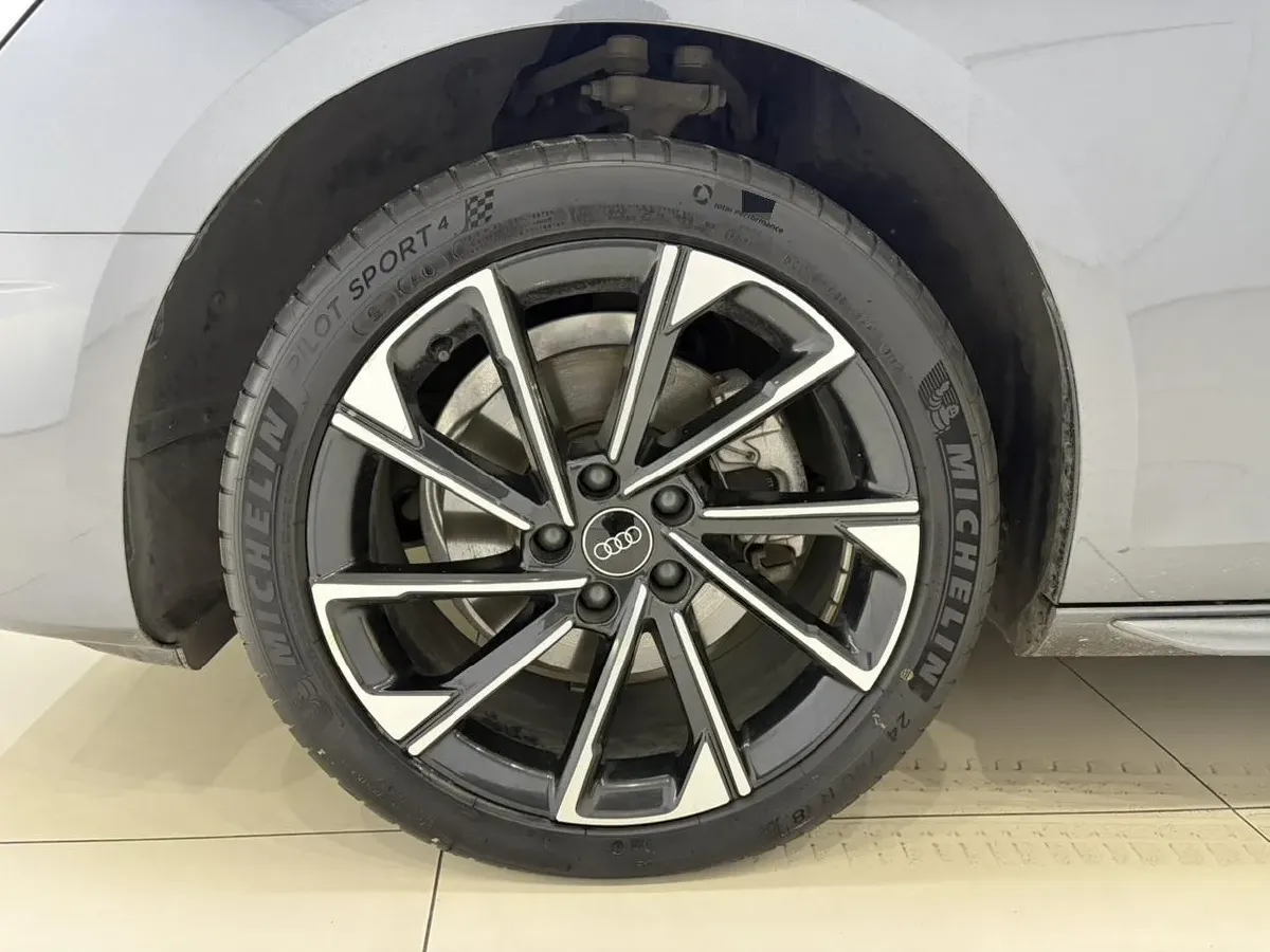 2023 Audi A4L 2.0T 190HP L4 7DCT,autocango,china used car exporter,china ev exporter,chinese used car exporter,chinese used ev exporter