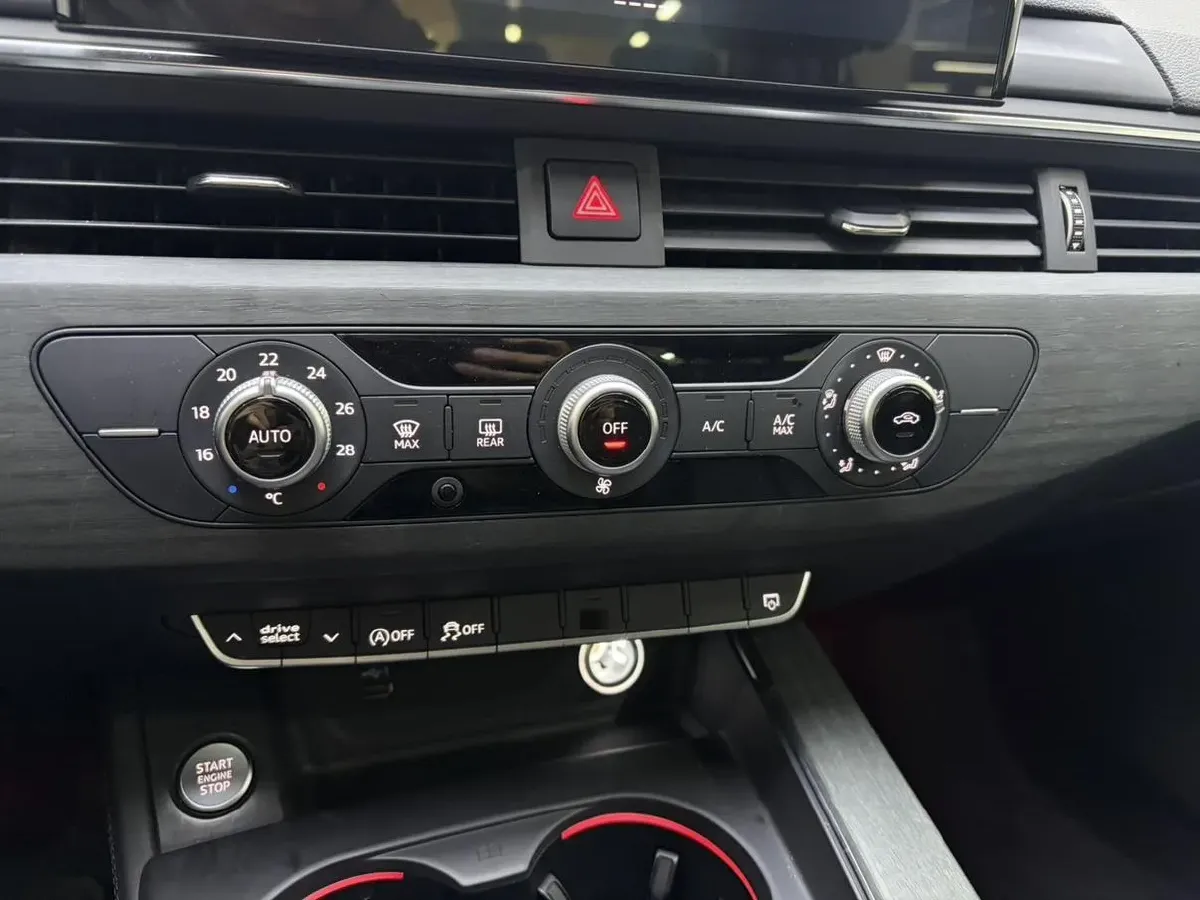 2023 Audi A4L 2.0T 190HP L4 7DCT,autocango,china used car exporter,china ev exporter,chinese used car exporter,chinese used ev exporter