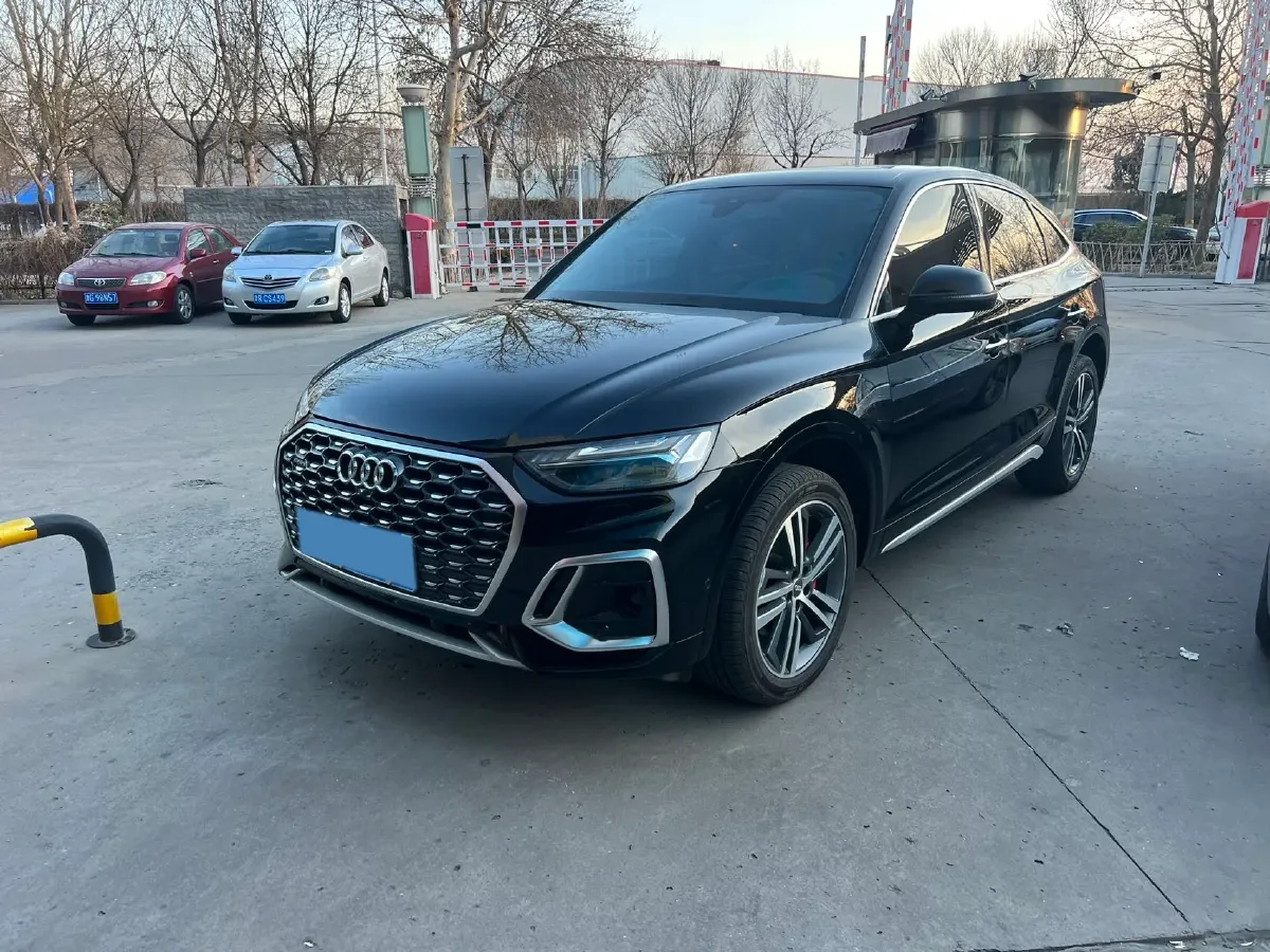 2021 Audi Q5L Sportback 2.0T 190HP L4 7DCT,autocango,china used car exporter,china ev exporter,chinese used car exporter,chinese used ev exporter