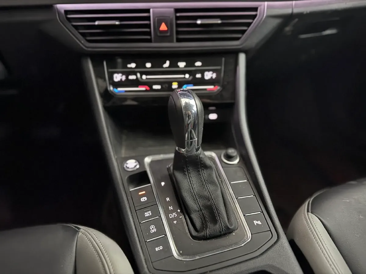 2023 Volkswagen Bora 1.5T 160HP L4 7DCT,autocango,china used car exporter,china ev exporter,chinese used car exporter,chinese used ev exporter