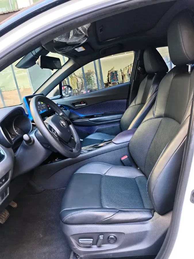 2018 Toyota C-HR 2.0L 171HP L4 CVT,autocango,china used car exporter,china ev exporter,chinese used car exporter,chinese used ev exporter