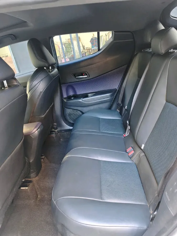 2018 Toyota C-HR 2.0L 171HP L4 CVT,autocango,china used car exporter,china ev exporter,chinese used car exporter,chinese used ev exporter