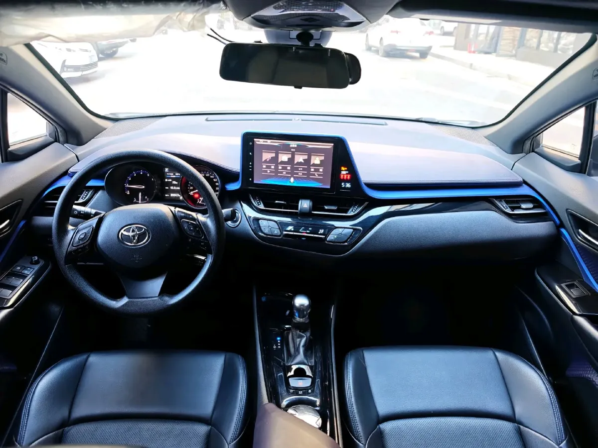 2018 Toyota C-HR 2.0L 171HP L4 CVT,autocango,china used car exporter,china ev exporter,chinese used car exporter,chinese used ev exporter