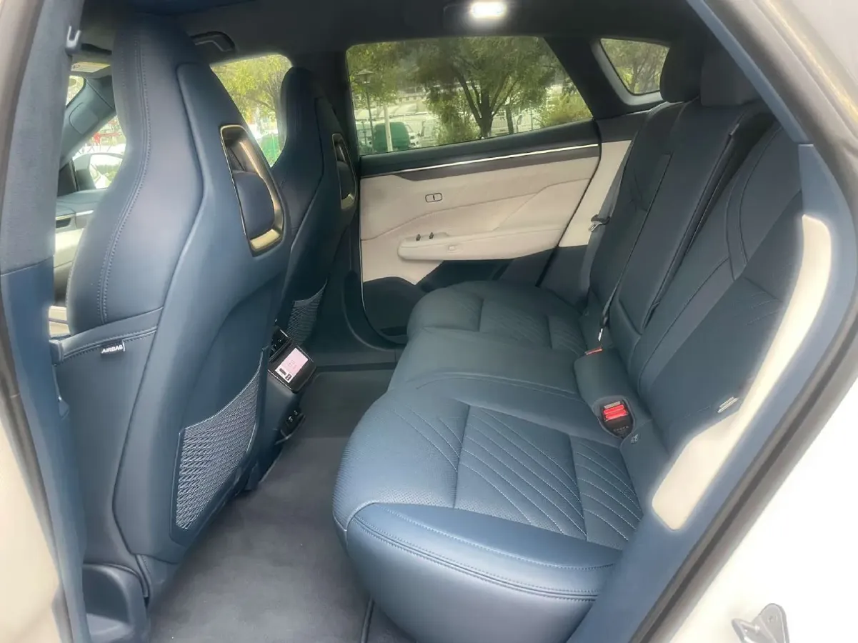 2025 Zeekr 001 BEV 100KWH,autocango,china used car exporter,china ev exporter,chinese used car exporter,chinese used ev exporter