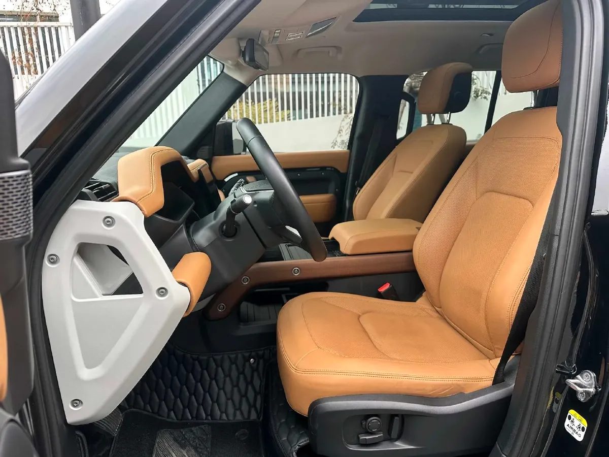 2023 Land Rover Defender 3.0T 400HP L6 8AT,autocango,china used car exporter,china ev exporter,chinese used car exporter,chinese used ev exporter