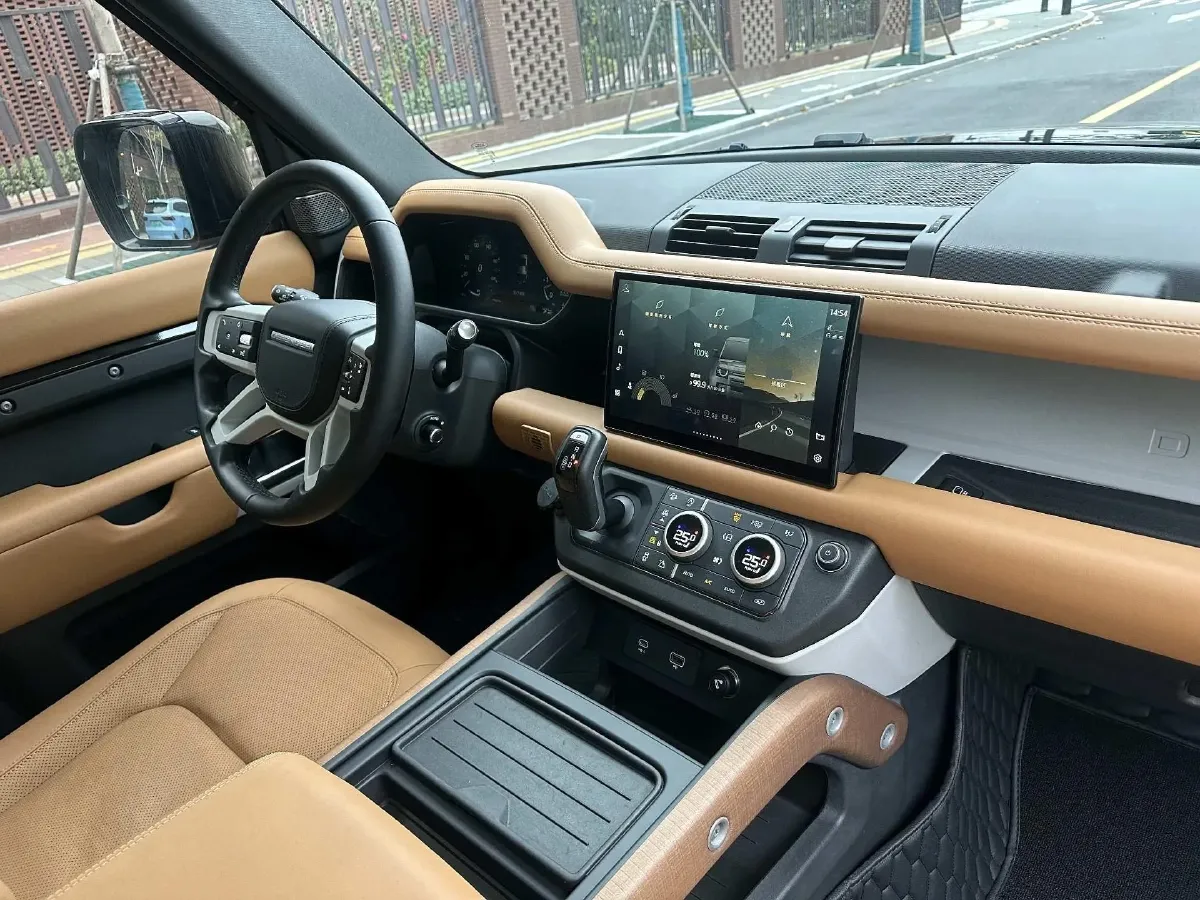 2023 Land Rover Defender 3.0T 400HP L6 8AT,autocango,china used car exporter,china ev exporter,chinese used car exporter,chinese used ev exporter