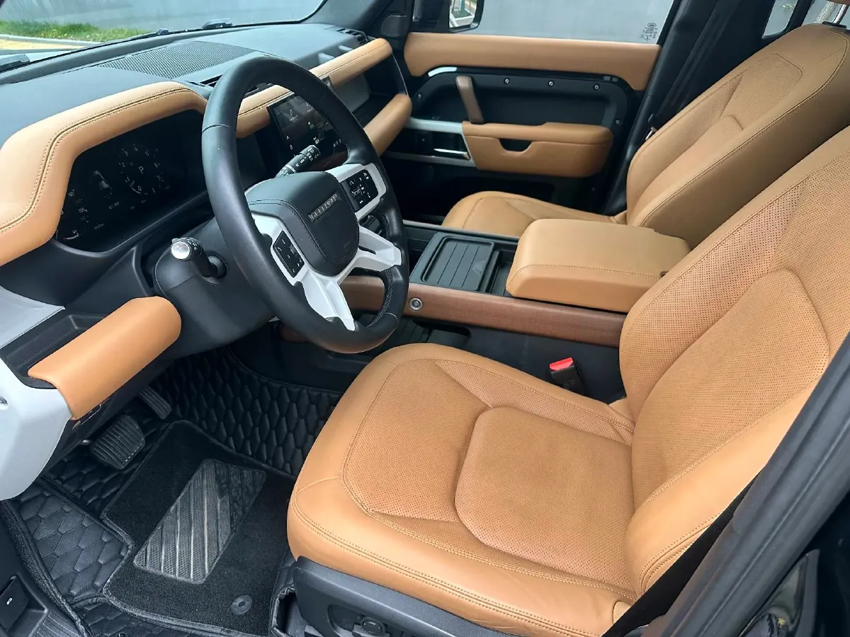 2023 Land Rover Defender 3.0T 400HP L6 8AT,autocango,china used car exporter,china ev exporter,chinese used car exporter,chinese used ev exporter