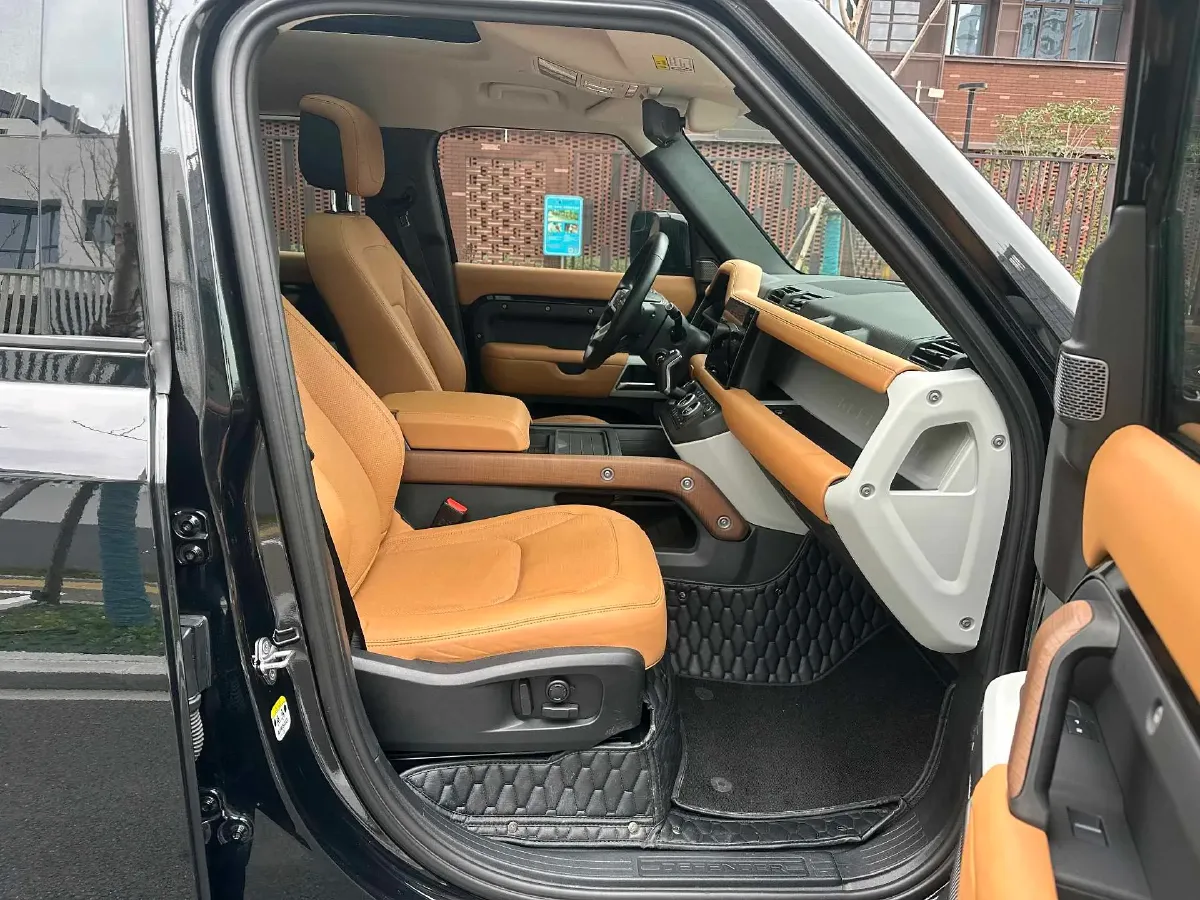 2023 Land Rover Defender 3.0T 400HP L6 8AT,autocango,china used car exporter,china ev exporter,chinese used car exporter,chinese used ev exporter