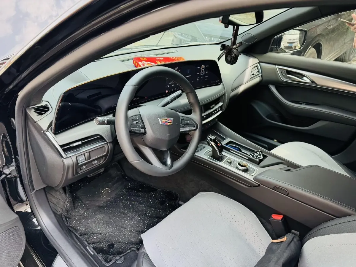 2025 Cadillac CT5 2.0T 237HP L4 10AT,autocango,china used car exporter,china ev exporter,chinese used car exporter,chinese used ev exporter