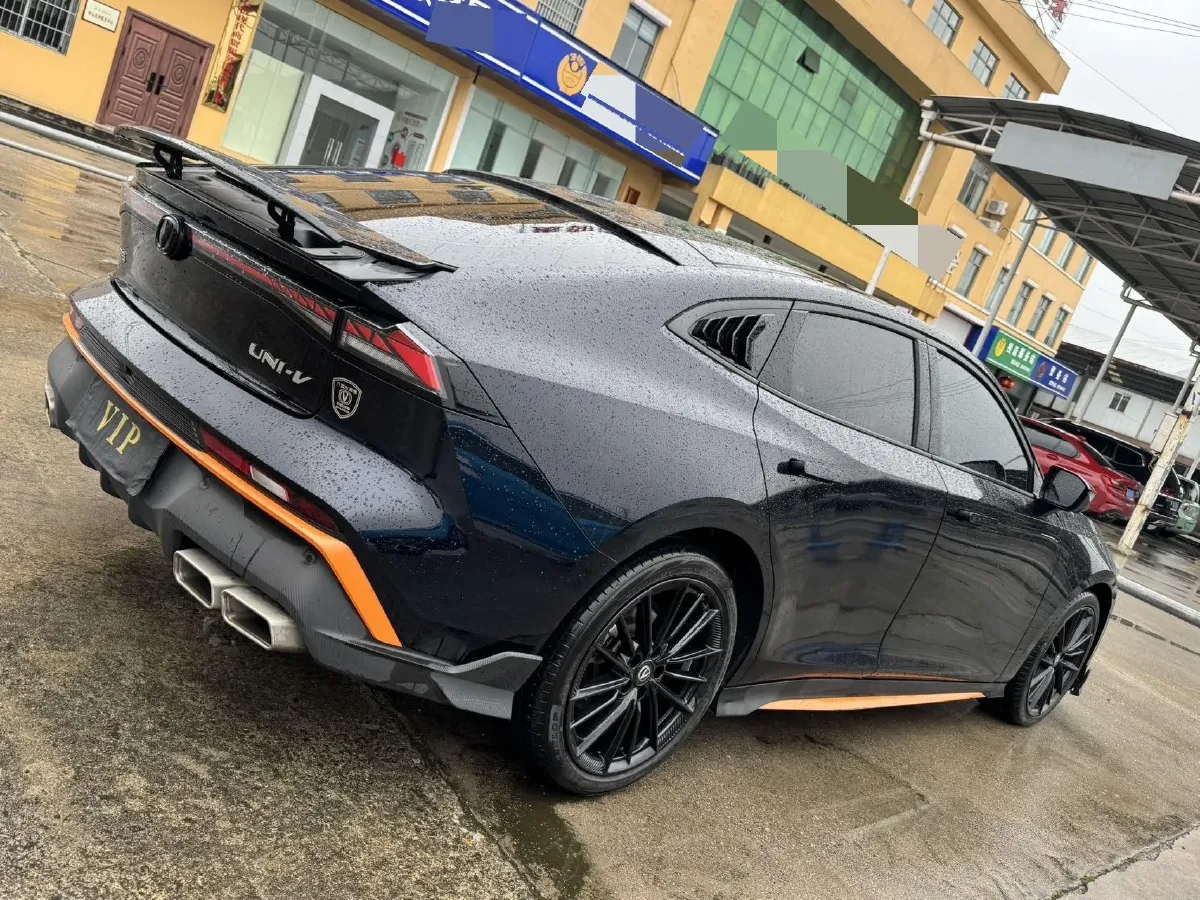 2024 ChangAn UNI-V 1.5T 188HP L4 7DCT,autocango,china used car exporter,china ev exporter,chinese used car exporter,chinese used ev exporter