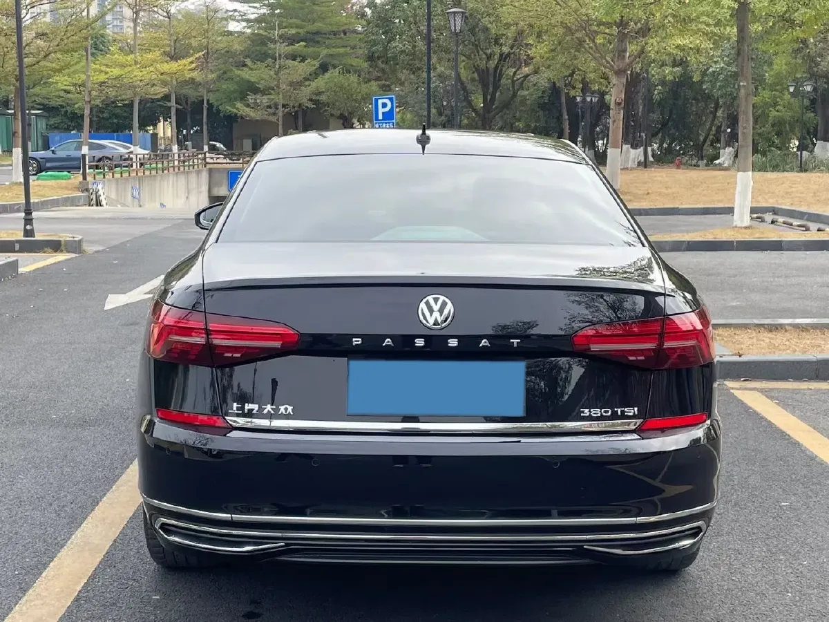 2019 Volkswagen Passat 2.0T 220HP L4 7DCT,autocango,china used car exporter,china ev exporter,chinese used car exporter,chinese used ev exporter