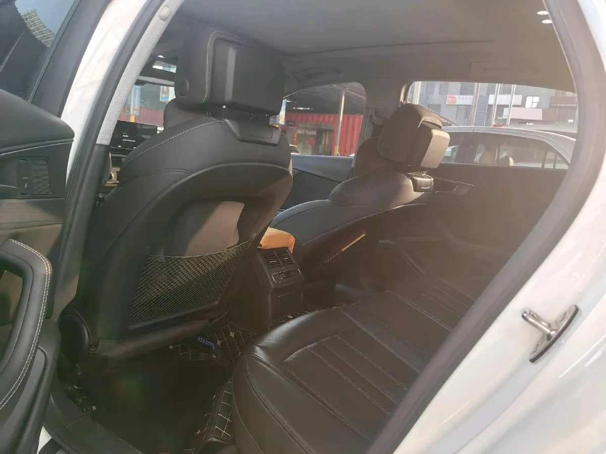 2020 Audi A4L 2.0T 190HP L4 7DCT,autocango,china used car exporter,china ev exporter,chinese used car exporter,chinese used ev exporter