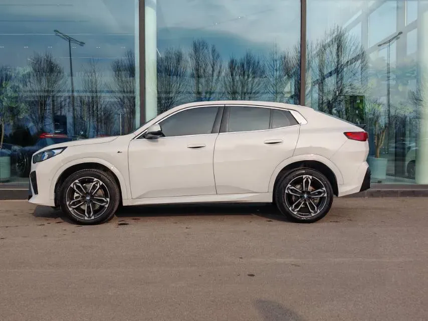2024 BMW X2 2.0T 204HP L4 7DCT,autocango,china used car exporter,china ev exporter,chinese used car exporter,chinese used ev exporter