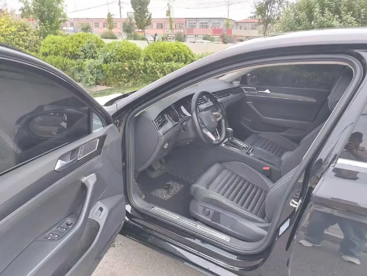 2023 Volkswagen Magotan 2.0T 186HP L4 7DCT,autocango,china used car exporter,china ev exporter,chinese used car exporter,chinese used ev exporter