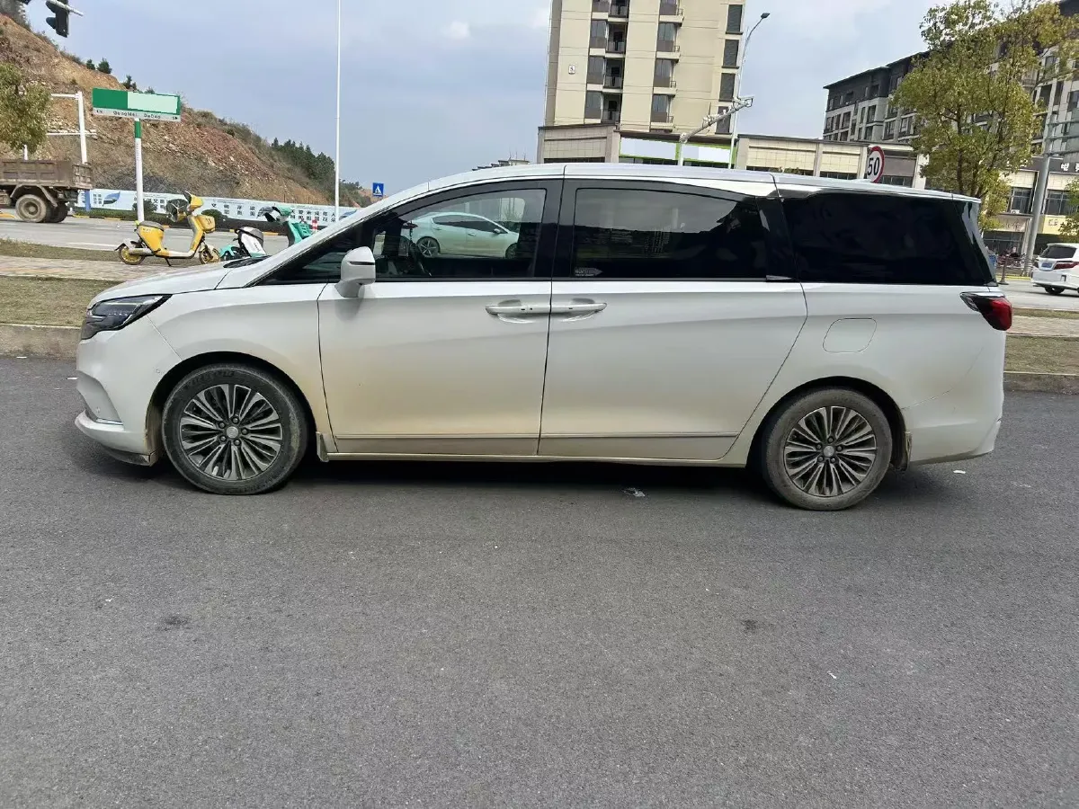 2022 Buick GL8 2.0T 237HP L4 9AT,autocango,china used car exporter,china ev exporter,chinese used car exporter,chinese used ev exporter