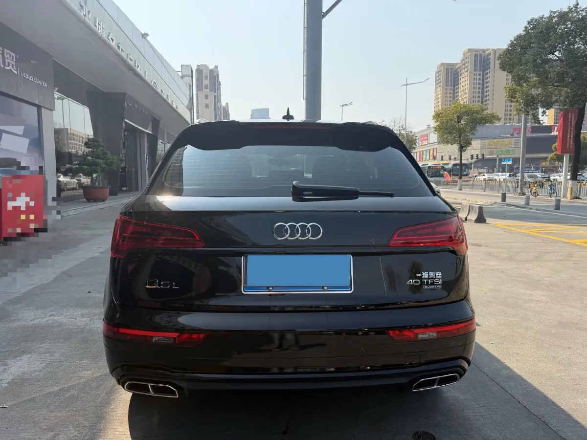 2022 Audi Q5L 2.0T 190HP L4 7DCT,autocango,china used car exporter,china ev exporter,chinese used car exporter,chinese used ev exporter