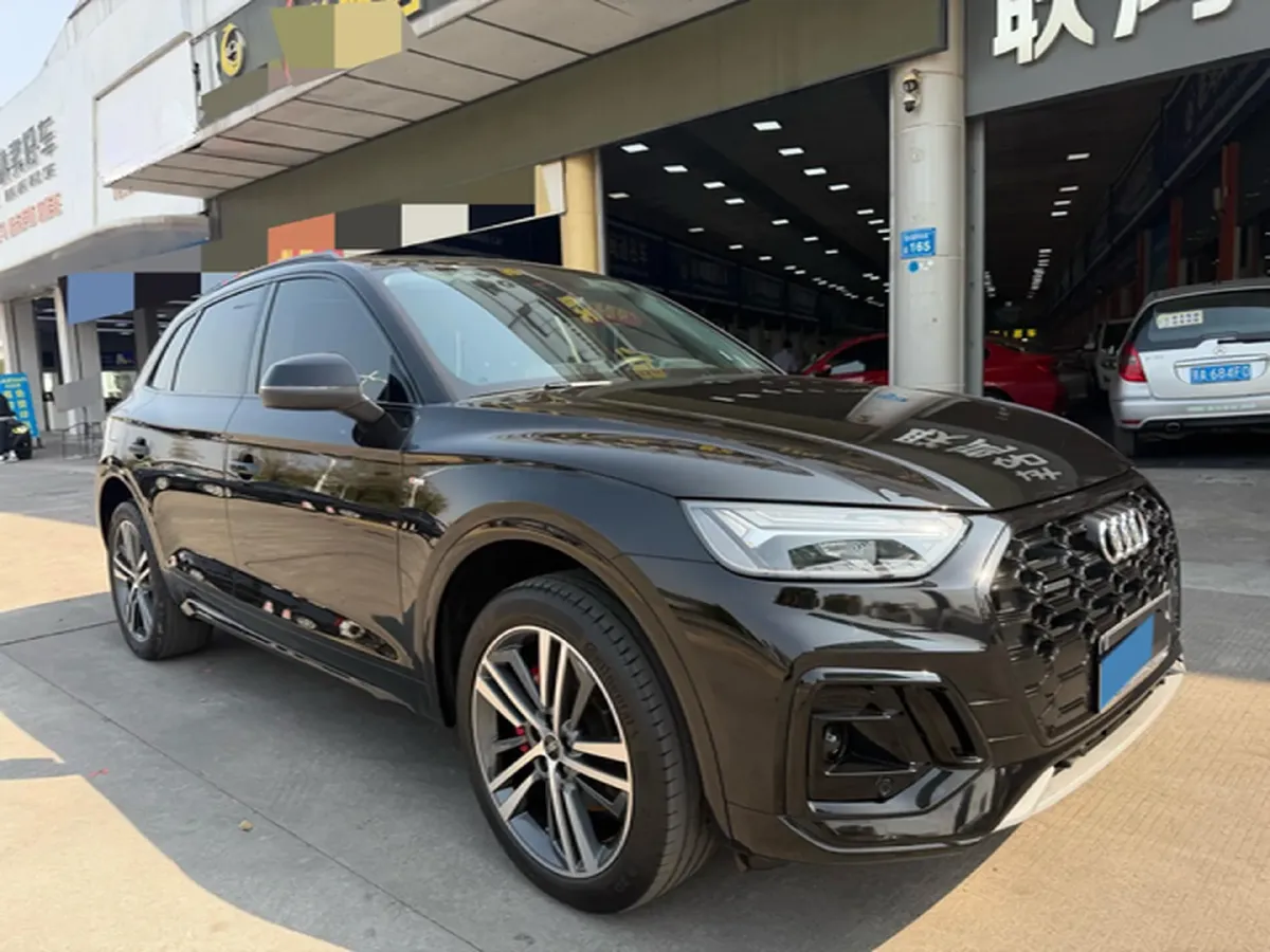 2022 Audi Q5L 2.0T 190HP L4 7DCT,autocango,china used car exporter,china ev exporter,chinese used car exporter,chinese used ev exporter