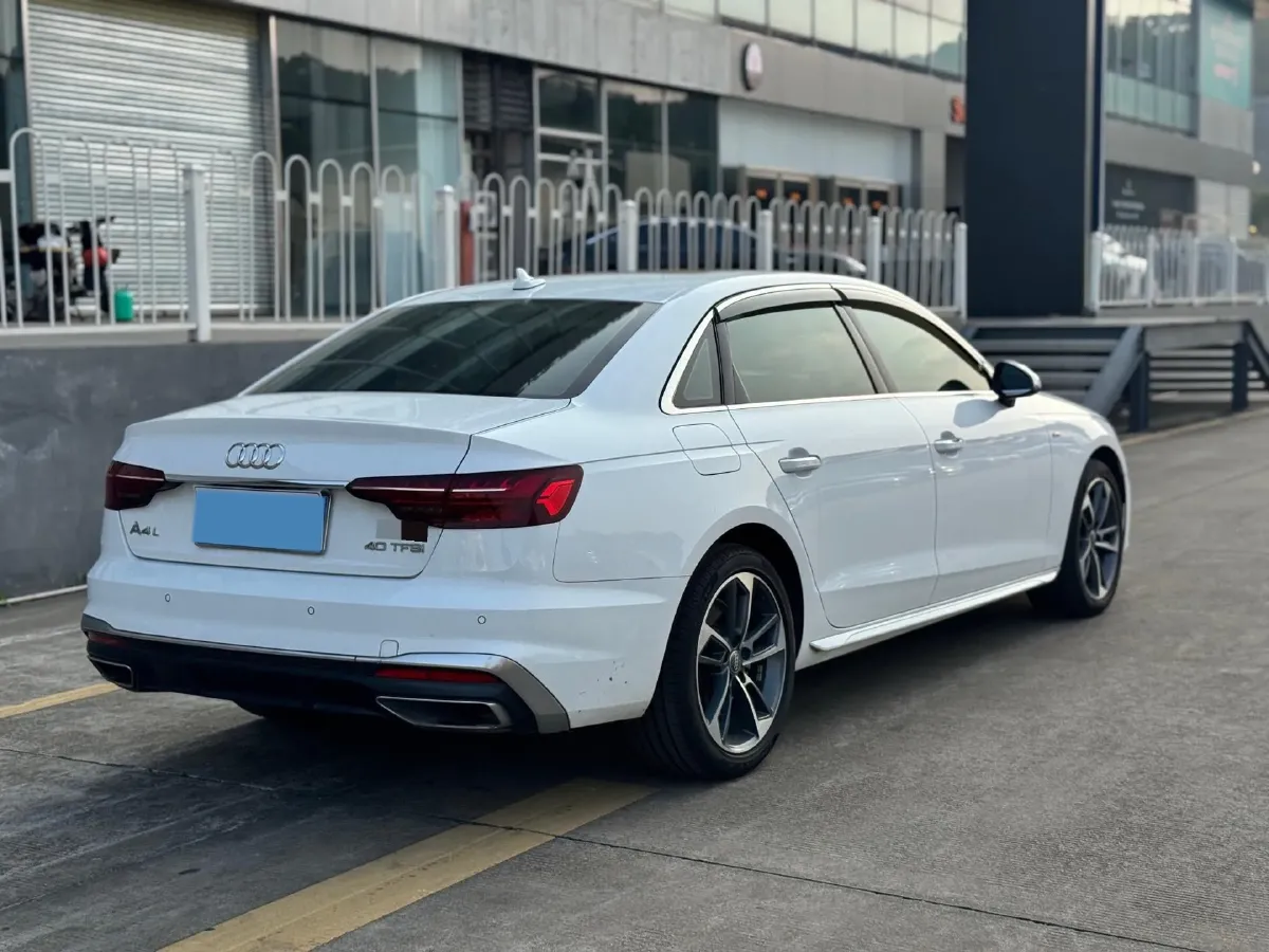 2020 Audi A4L 2.0T 190HP L4 7DCT,autocango,china used car exporter,china ev exporter,chinese used car exporter,chinese used ev exporter