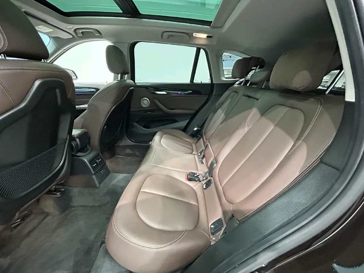 2022 BMW X1 2.0T 192HP L4 7DCT,autocango,china used car exporter,china ev exporter,chinese used car exporter,chinese used ev exporter