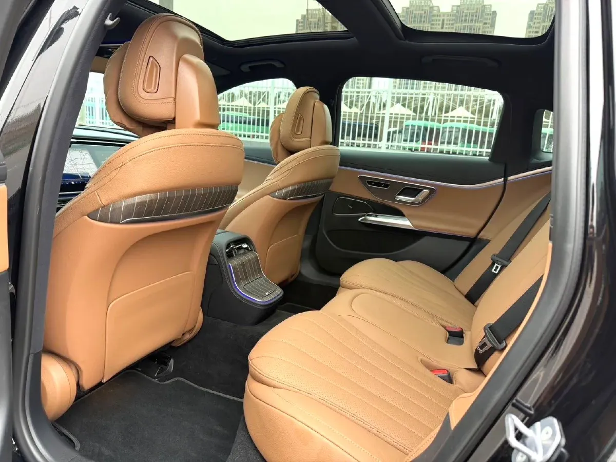 2024 Mercedes-Benz E Class 2.0T 204HP L4 9AT PHEV 25.4KWH,autocango,china used car exporter,china ev exporter,chinese used car exporter,chinese used ev exporter