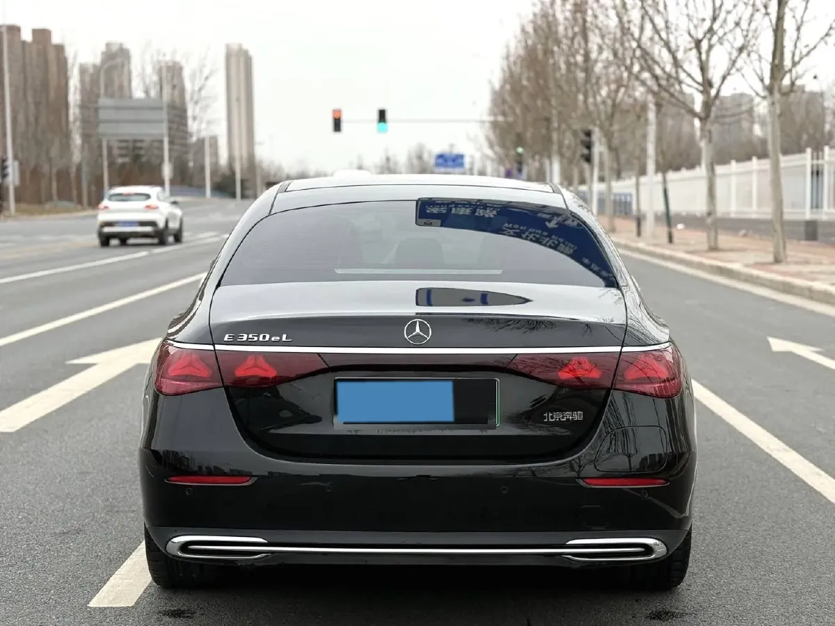 2024 Mercedes-Benz E Class 2.0T 204HP L4 9AT PHEV 25.4KWH,autocango,china used car exporter,china ev exporter,chinese used car exporter,chinese used ev exporter