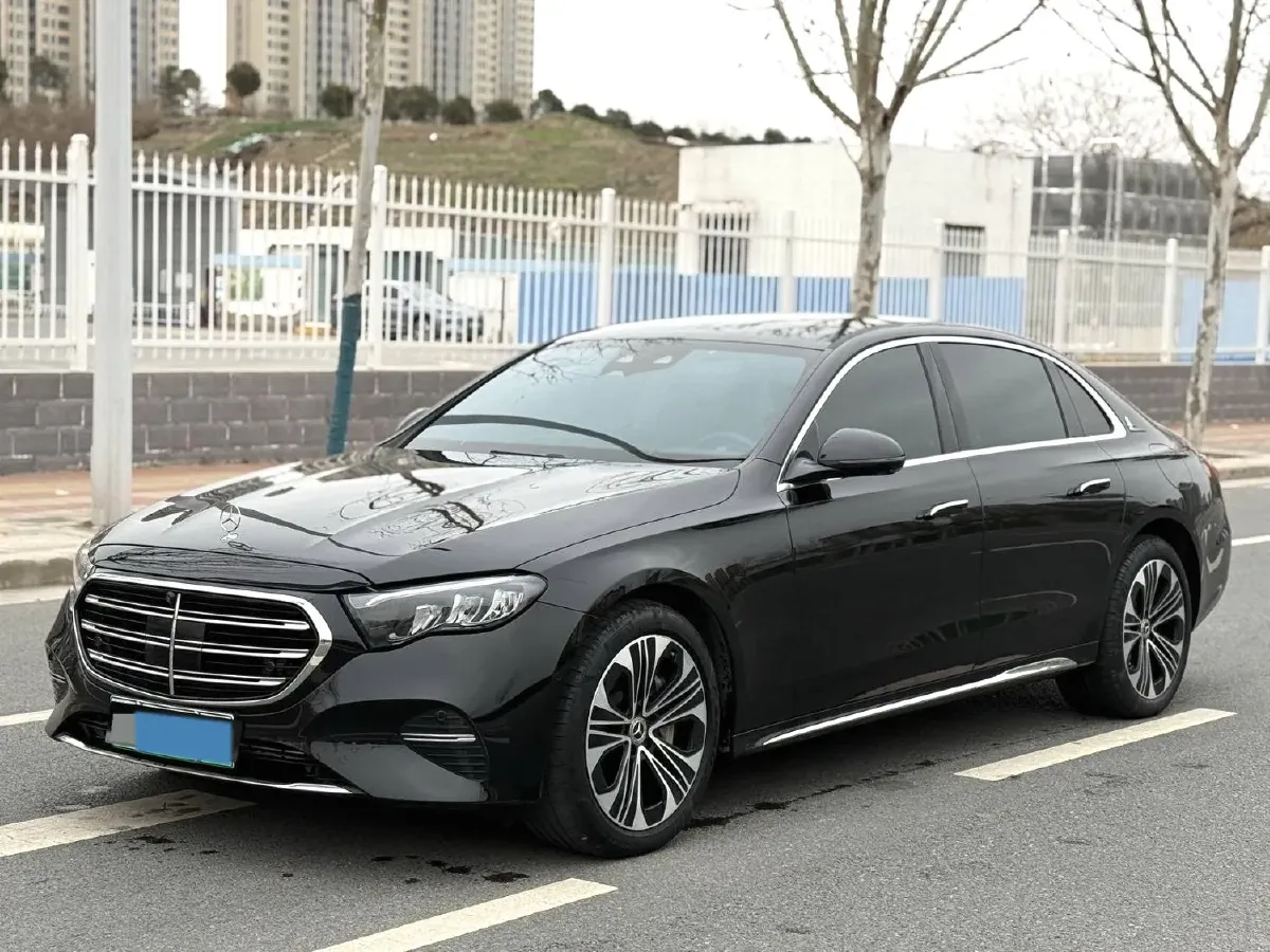 2024 Mercedes-Benz E Class 2.0T 204HP L4 9AT PHEV 25.4KWH,autocango,china used car exporter,china ev exporter,chinese used car exporter,chinese used ev exporter