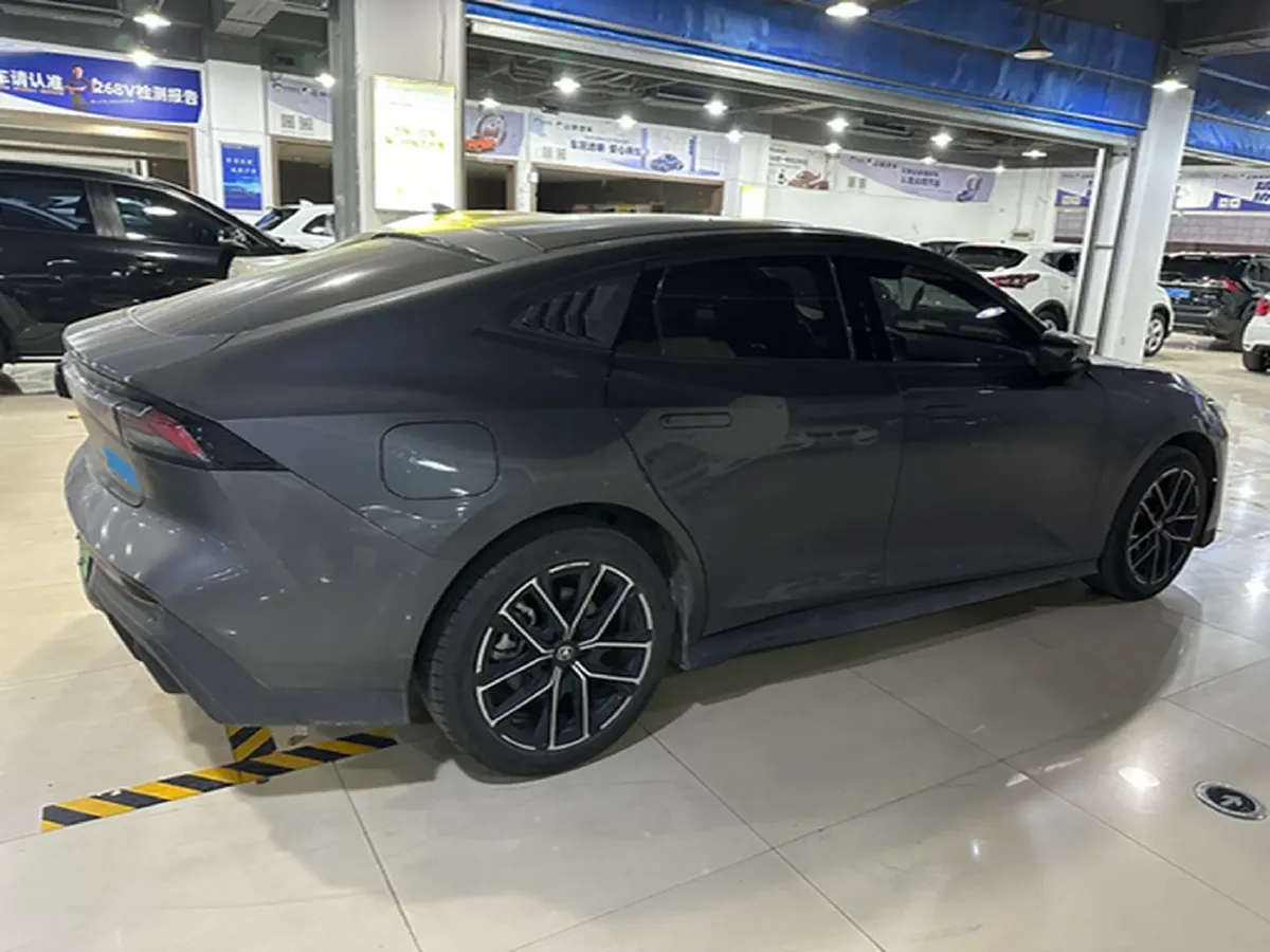 2024 ChangAn UNI-V iDD 1.5L 110HP L4 E-CVT PHEV 18.99KWH,autocango,china used car exporter,china ev exporter,chinese used car exporter,chinese used ev exporter