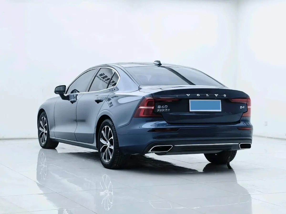 2022 Volvo S60 2.0T 197HP L4 8AT,autocango,china used car exporter,china ev exporter,chinese used car exporter,chinese used ev exporter