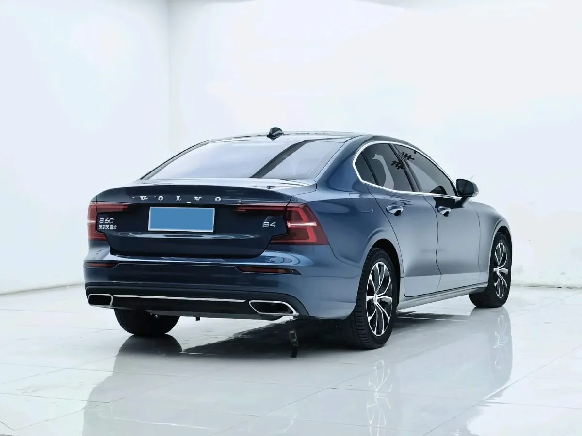 2022 Volvo S60 2.0T 197HP L4 8AT,autocango,china used car exporter,china ev exporter,chinese used car exporter,chinese used ev exporter