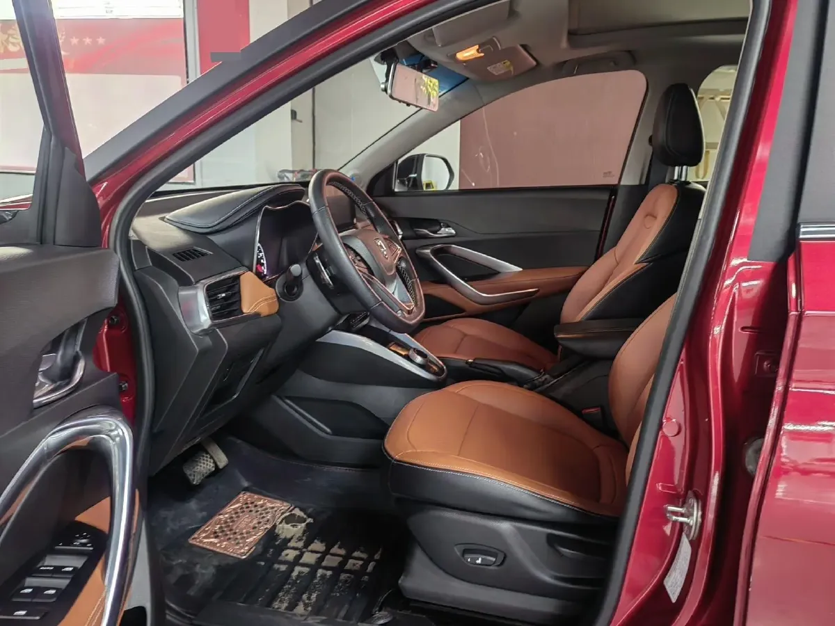 2017 HaiMa S5 Young Edition 1.6L 122HP L4 5MT,autocango,china used car exporter,china ev exporter,chinese used car exporter,chinese used ev exporter