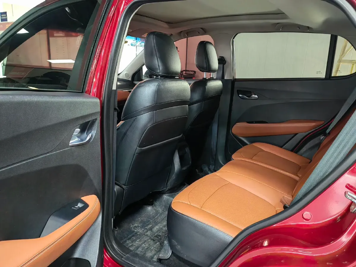 2017 HaiMa S5 Young Edition 1.6L 122HP L4 5MT,autocango,china used car exporter,china ev exporter,chinese used car exporter,chinese used ev exporter