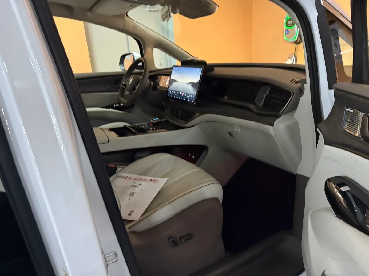 2022 HongQi HS7 3.0T 337HP V6 8AT,autocango,china used car exporter,china ev exporter,chinese used car exporter,chinese used ev exporter