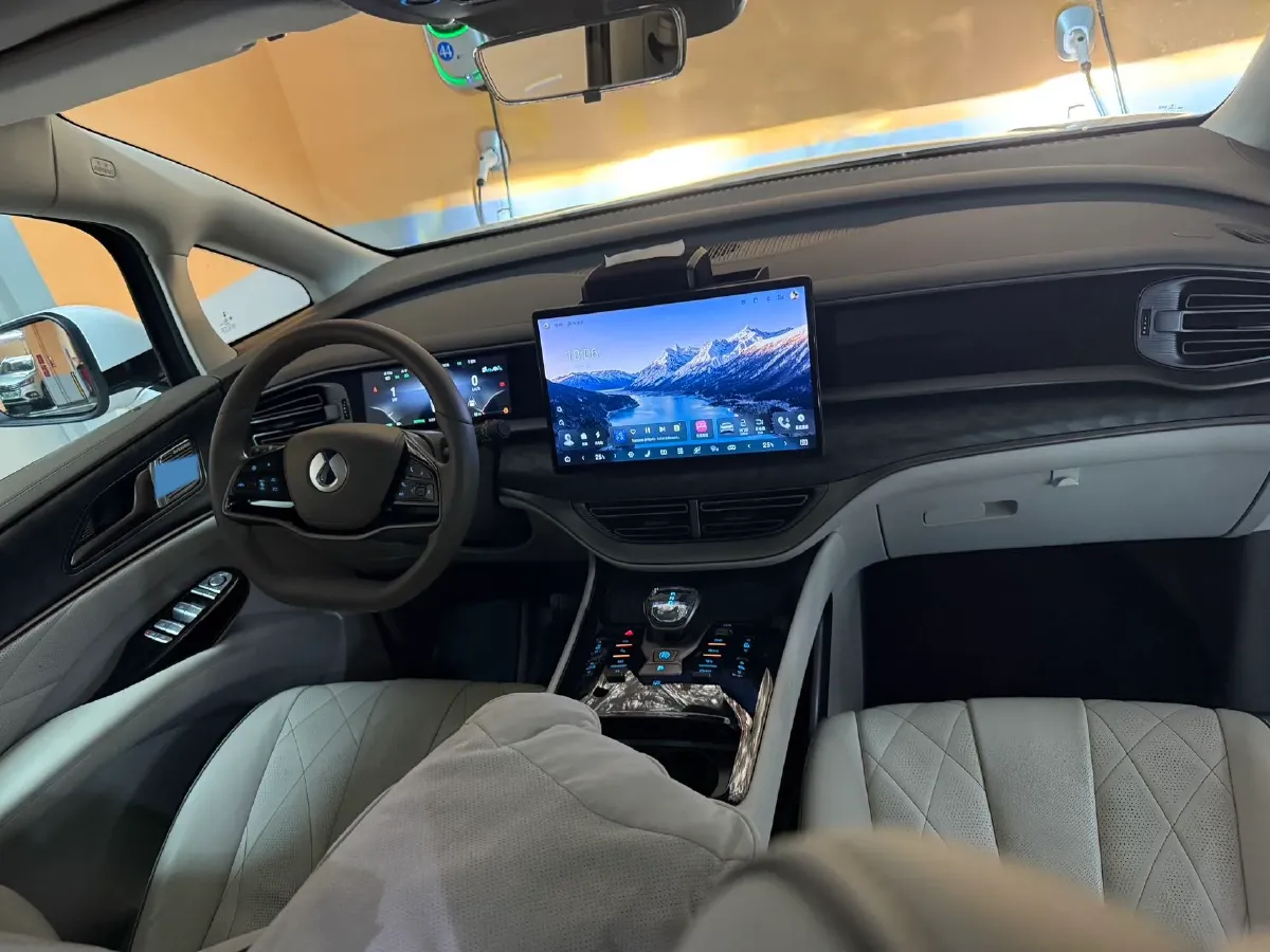 2022 HongQi HS7 3.0T 337HP V6 8AT,autocango,china used car exporter,china ev exporter,chinese used car exporter,chinese used ev exporter