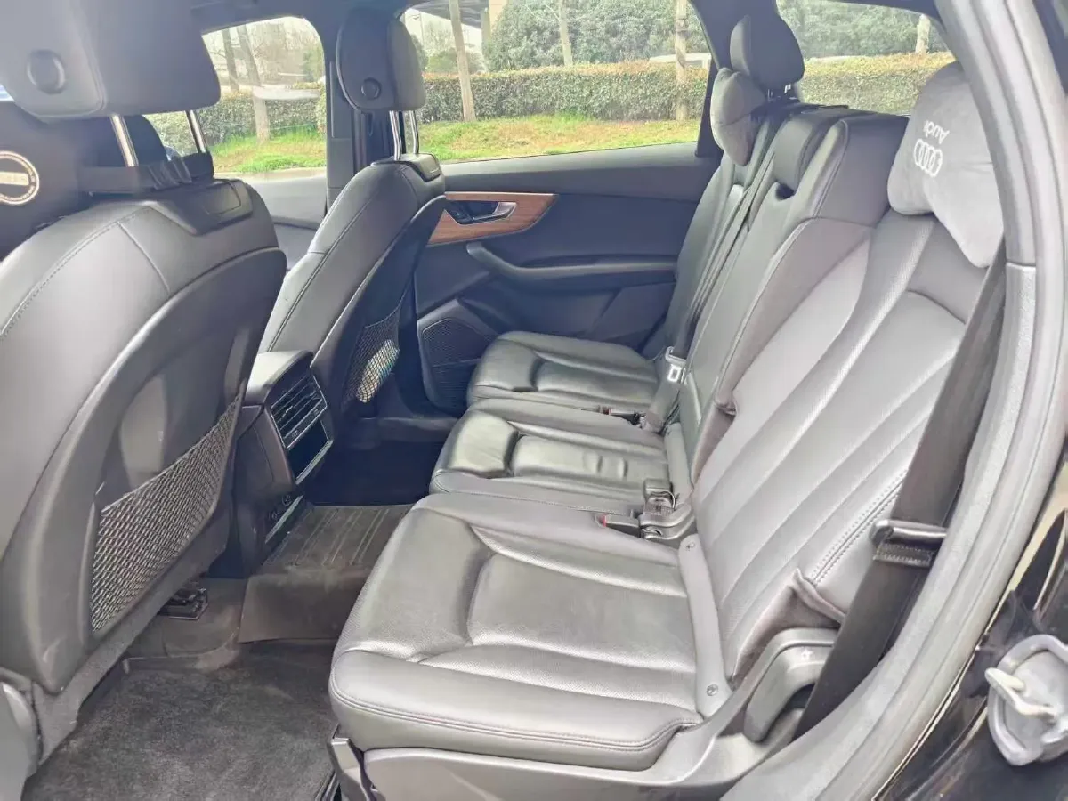 2022 Audi Q7 3.0T 340HP V6 8AT,autocango,china used car exporter,china ev exporter,chinese used car exporter,chinese used ev exporter