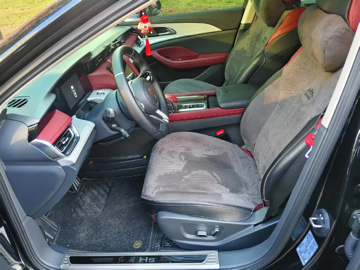 2025 HongQi H5 1.5T 169HP L4 7DCT,autocango,china used car exporter,china ev exporter,chinese used car exporter,chinese used ev exporter