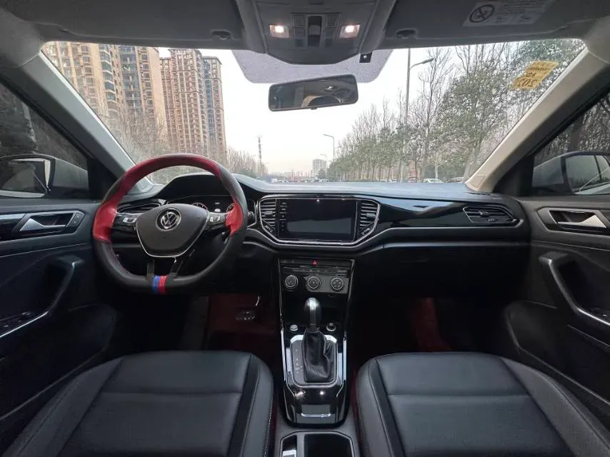 2021 Volkswagen T-Roc 1.4T 150HP L4 7DCT,autocango,china used car exporter,china ev exporter,chinese used car exporter,chinese used ev exporter