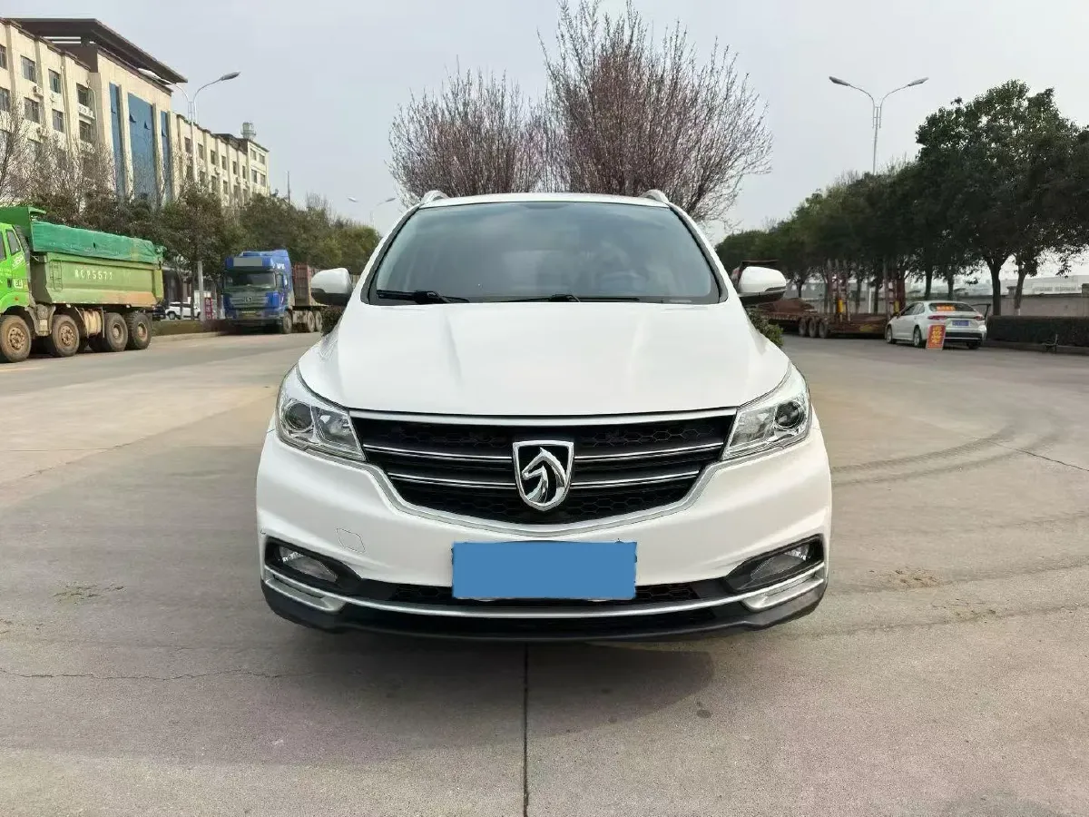 2019 BaoJun 730 1.5L 112HP L4 6MT,autocango,china used car exporter,china ev exporter,chinese used car exporter,chinese used ev exporter