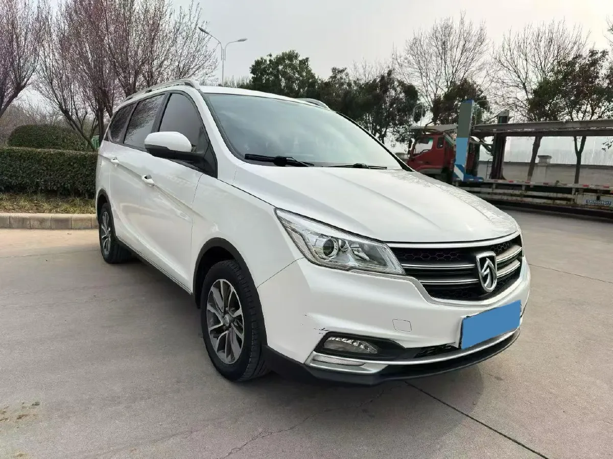 2019 BaoJun 730 1.5L 112HP L4 6MT,autocango,china used car exporter,china ev exporter,chinese used car exporter,chinese used ev exporter