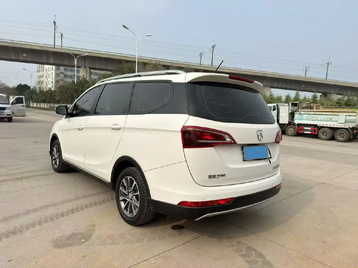 2019 BaoJun 730 1.5L 112HP L4 6MT,autocango,china used car exporter,china ev exporter,chinese used car exporter,chinese used ev exporter