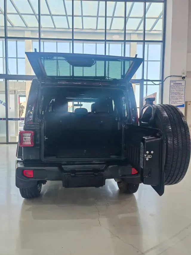 2021 Jeep Wrangler 2.0T 266HP L4 8AT,autocango,china used car exporter,china ev exporter,chinese used car exporter,chinese used ev exporter