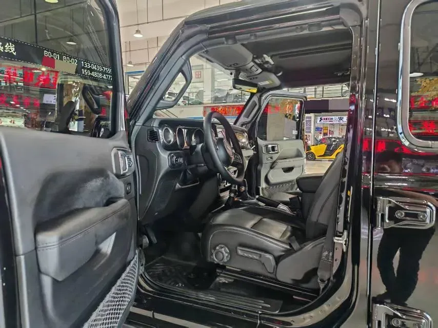 2021 Jeep Wrangler 2.0T 266HP L4 8AT,autocango,china used car exporter,china ev exporter,chinese used car exporter,chinese used ev exporter