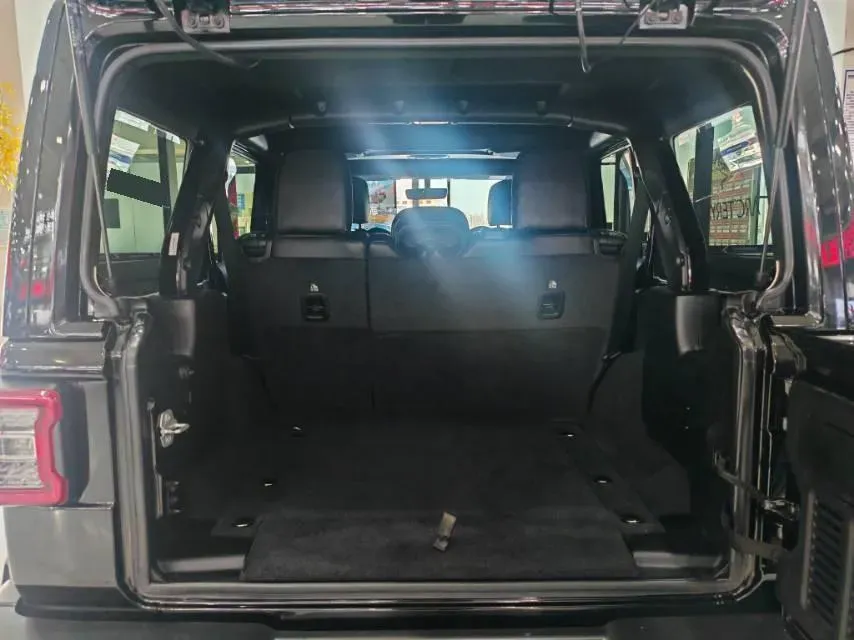 2021 Jeep Wrangler 2.0T 266HP L4 8AT,autocango,china used car exporter,china ev exporter,chinese used car exporter,chinese used ev exporter