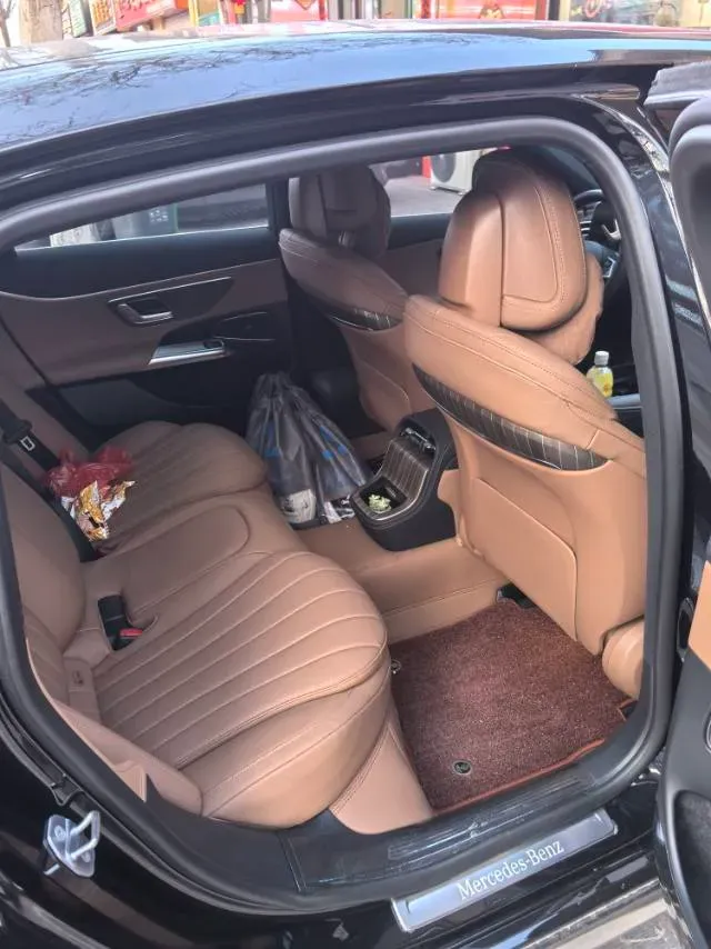 2024 Mercedes-Benz E Class 2.0T 204HP L4 9AT PHEV 25.4KWH,autocango,china used car exporter,china ev exporter,chinese used car exporter,chinese used ev exporter